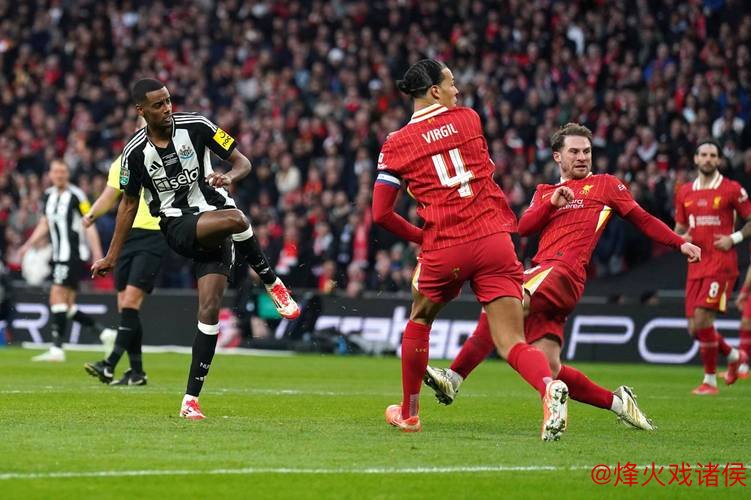 主场崩盘！利物浦爆冷0-3森林 近7轮英超6负 萨拉赫+伊萨克哑火