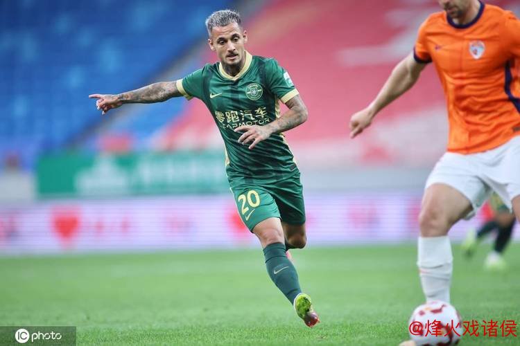 浙江新援首秀惊艳半场造三球 米特里策“震撼登场”