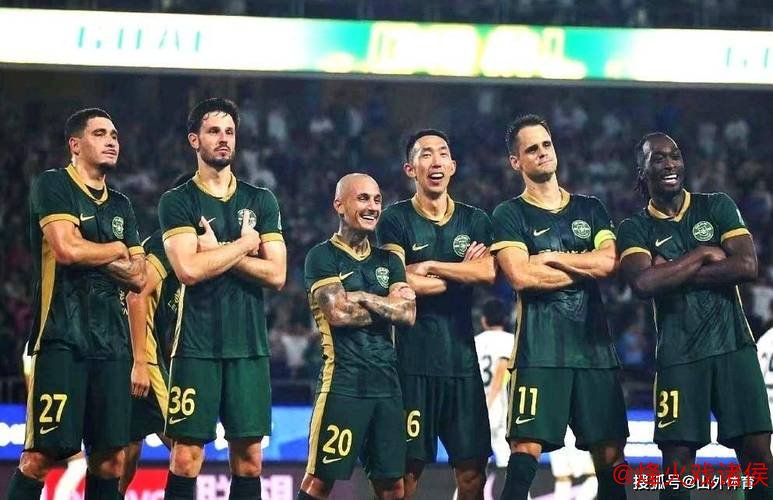 浙江新援首秀惊艳半场造三球 米特里策“震撼登场”