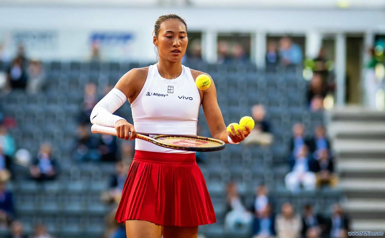 WTA总决赛郑钦文0-2萨巴伦卡 谢淑薇组合遭逆转 WTA总决赛郑钦文0-2萨巴伦卡 谢淑薇组合遭逆转