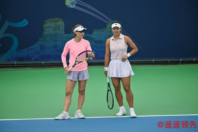 郑赛赛（左）、郭涵煜（右）