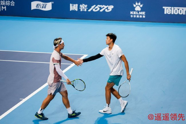 唐盛（左）、郑展（右）